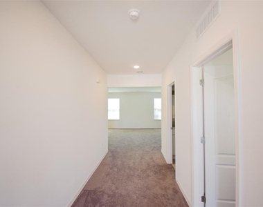 553 Pawnee Court - Photo Thumbnail 30