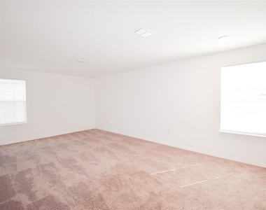 553 Pawnee Court - Photo Thumbnail 15