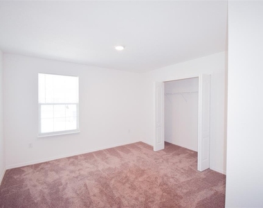 553 Pawnee Court - Photo Thumbnail 20