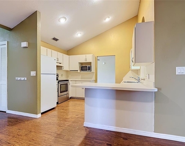 2108 Jonathan Lane - Photo Thumbnail 12