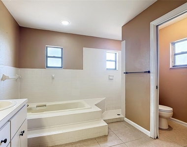 2108 Jonathan Lane - Photo Thumbnail 22