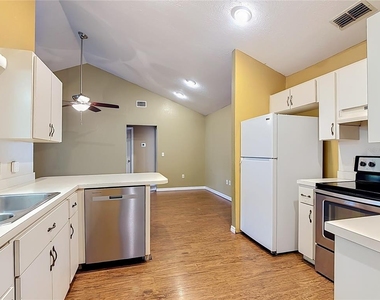 2108 Jonathan Lane - Photo Thumbnail 7