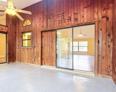 2108 Jonathan Lane - Photo Thumbnail 35