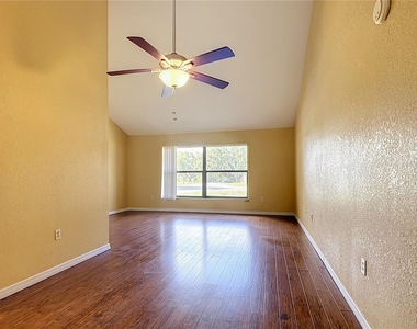 2108 Jonathan Lane - Photo Thumbnail 5