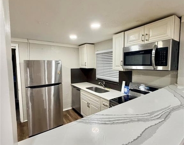 1103 Grant Avenue - Photo Thumbnail 3