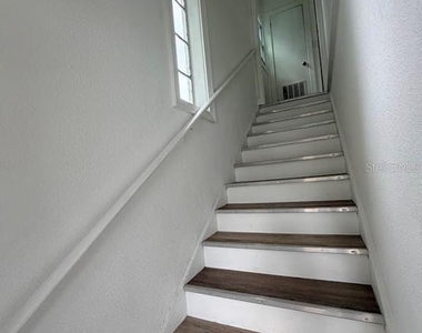 302.5 S 12th - Photo Thumbnail 11