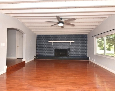 7033 Easter Street - Photo Thumbnail 10