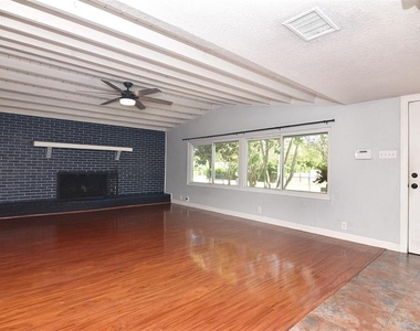 7033 Easter Street - Photo Thumbnail 7