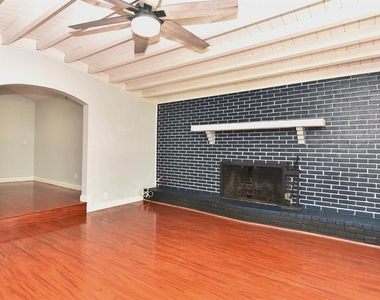 7033 Easter Street - Photo Thumbnail 9