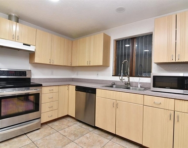 7033 Easter Street - Photo Thumbnail 31