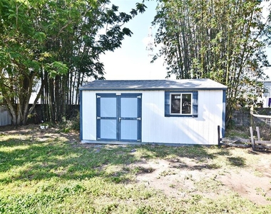 7033 Easter Street - Photo Thumbnail 6