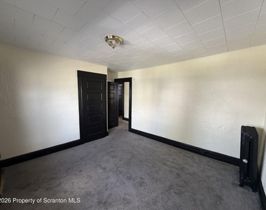 610 Moosic Street - Photo Thumbnail 3