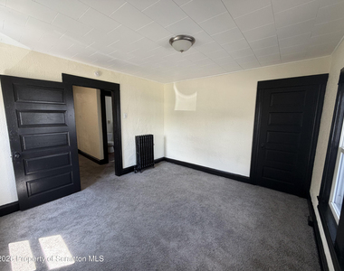 610 Moosic Street - Photo Thumbnail 8