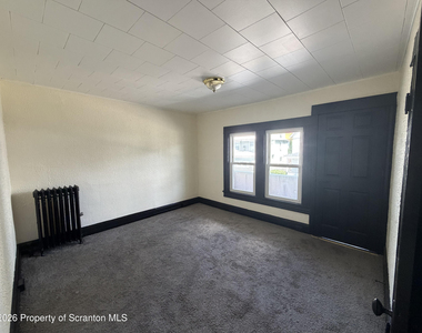 610 Moosic Street - Photo Thumbnail 4