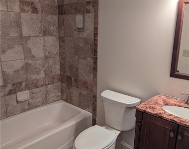 128 W 4th Street - Photo Thumbnail 4