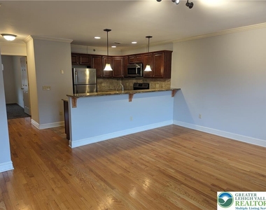 128 W 4th Street - Photo Thumbnail 1