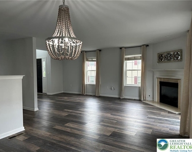 3685 Clauss Drive - Photo Thumbnail 8