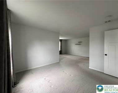 3685 Clauss Drive - Photo Thumbnail 18