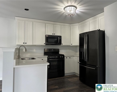 3685 Clauss Drive - Photo Thumbnail 11