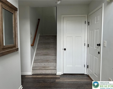 3685 Clauss Drive - Photo Thumbnail 5