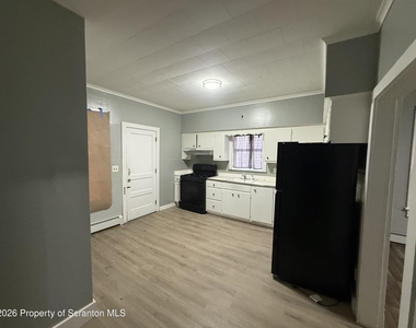 619 Harrison Avenue - Photo Thumbnail 4