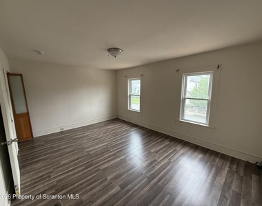 617 Harrison Avenue - Photo Thumbnail 8