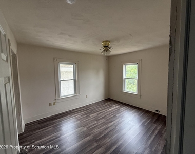 617 Harrison Avenue - Photo Thumbnail 11