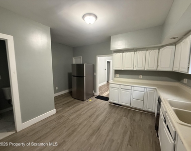 617 Harrison Avenue - Photo Thumbnail 4