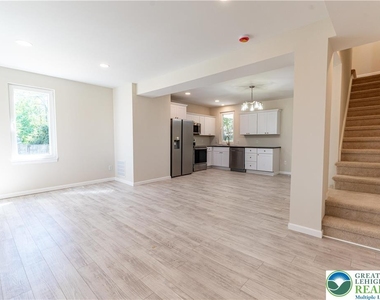 1156 William Street - Photo Thumbnail 5