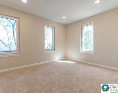 1156 William Street - Photo Thumbnail 29