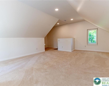 1156 William Street - Photo Thumbnail 36