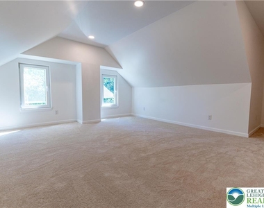 1156 William Street - Photo Thumbnail 38