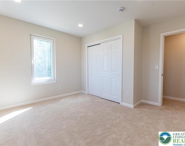 1156 William Street - Photo Thumbnail 31