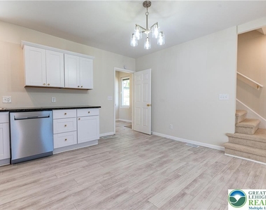 1156 William Street - Photo Thumbnail 10