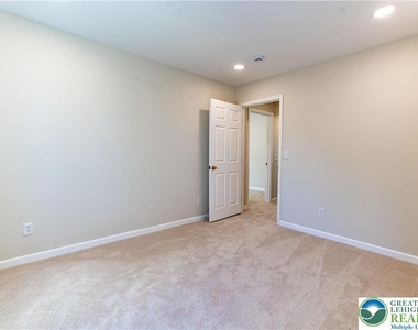 1156 William Street - Photo Thumbnail 24