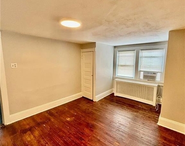 1840 Fairview Avenue - Photo Thumbnail 3