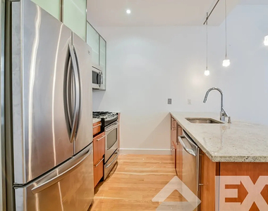 140 Hope Street - Photo Thumbnail 1