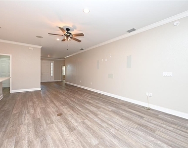 299 Travelers Creek Drive - Photo Thumbnail 7