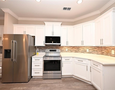 299 Travelers Creek Drive - Photo Thumbnail 10