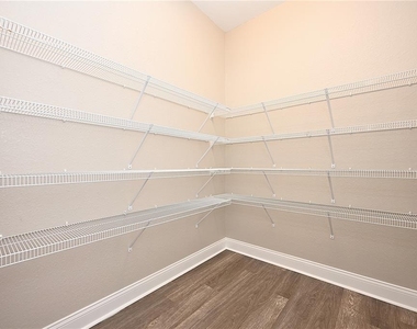 299 Travelers Creek Drive - Photo Thumbnail 31