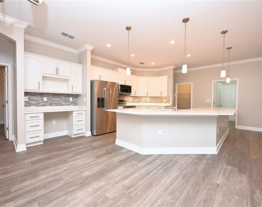 299 Travelers Creek Drive - Photo Thumbnail 8