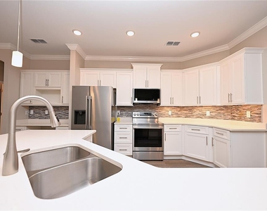 299 Travelers Creek Drive - Photo Thumbnail 13