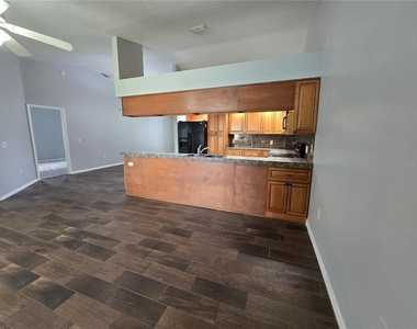 3901 Laurel Branch Court - Photo Thumbnail 7