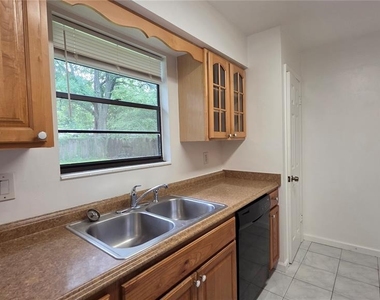 4319 Nw 26th Drive - Photo Thumbnail 3
