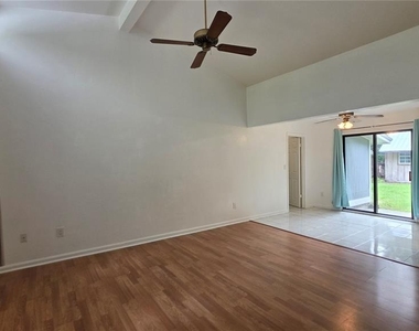 4319 Nw 26th Drive - Photo Thumbnail 1