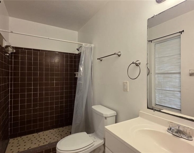 4319 Nw 26th Drive - Photo Thumbnail 7