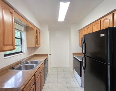 4319 Nw 26th Drive - Photo Thumbnail 2