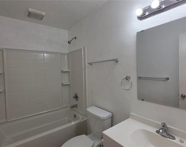 4344 Nw 25th Terrace - Photo Thumbnail 12