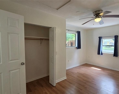 4344 Nw 25th Terrace - Photo Thumbnail 6