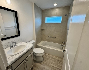 528 Cherry Creek Way - Photo Thumbnail 14